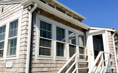 By the Sea Guests Bed & Breakfast & Suites