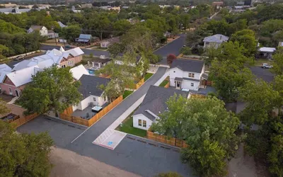 Southern Vine Sip and Stay Combo