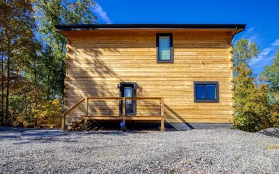 Smoky Lake Retreat 3 Bedroom Cabin by RedAwning