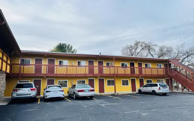 Capital O Clayton House Motel Rockford Near Airport