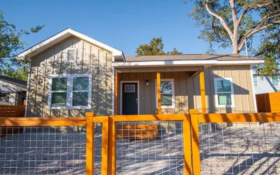 Escape to 4BR 3BA Brand New Downtown Home