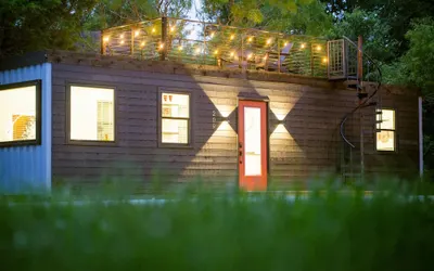 The Merlot - Unique Container Home Near Waco Attractions