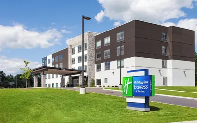 Holiday Inn Express & Suites Reedsburg - Dells Area