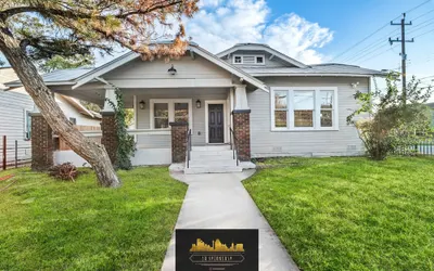 Bold Bright 4br/3.5full Baths Near Riverwalk Dtown