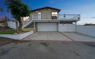 Paradise On Earth 3 Bedroom Residence by RedAwning