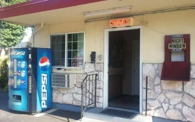 Aaron Motel