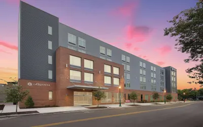 La Quinta Inn & Suites by Wyndham Chattanooga Downtown/South