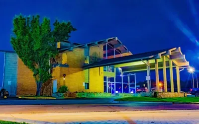 The District Hotel Club and Resorts