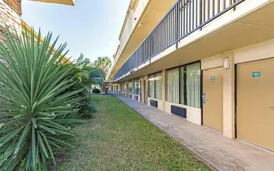 Eco Inn Suites by Hotel O Baytown