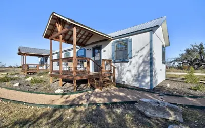 Bonny Bluebonnets Cottage With Stunning Hill Country Views
