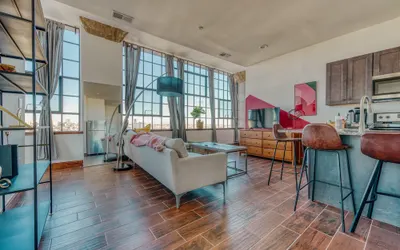 Sosuite 2BR Penthouse w Balcony W D Gym