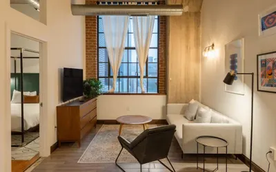 Sosuite 2BR Apt w W/d, Gym, On-site Restaurant