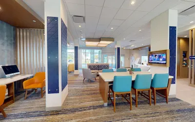 Holiday Inn Express & Suites Chicago Schaumburg, an IHG Hotel