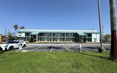Nola Inn & Suites
