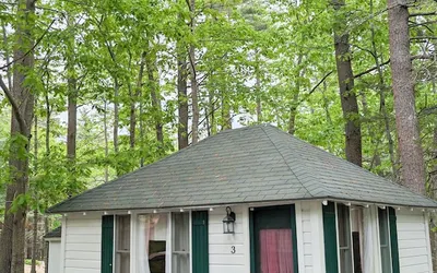 Hinckleys Dreamwood Cottages