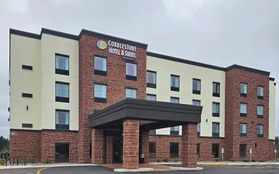 Cobblestone Hotel & Suites - Rhinelander