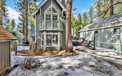 Green Canoe Cabin #2293
