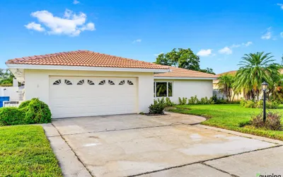 Modern 3br Pool Game Room 3 Bedroom Home by RedAwning