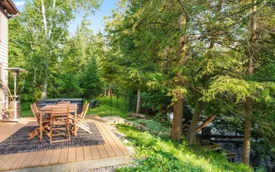 Firefly Lodge! Boardman River! Hot Tub! Woodstove!