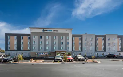 Everhome Suites Glendale Sports Entertainment District