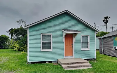 Coral Cottage