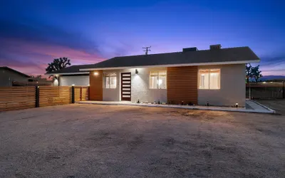 Modern Desert Escape - Fire Pit, Bbq And Design! 3 Bedroom Home by RedAwning