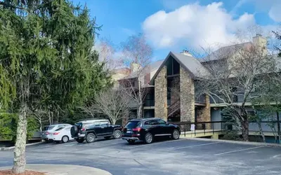 5 Star 3 bd 3ba Serenity Views w Pool Fireplace