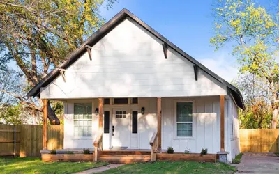 New Charming 2-bedroom Home Minutes to Downtown