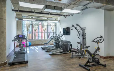 Sosuite 2BR Apt w W/d, Gym, On-site Restaurant