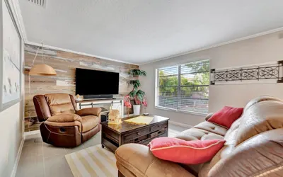 The Tarpon Treasure - Family Home 5 Mins to Beach