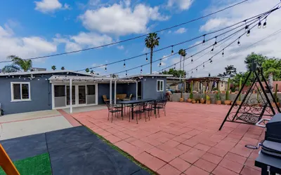 Cozy Family Retreat Game Room Backyard in Hacienda