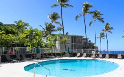 Enjoy the Sunset Ocean Front 1BR Apt-pool On-site
