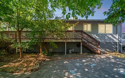 Lakeside Retreat With Private Boat Ramp 3 Bedroom Home by RedAwning