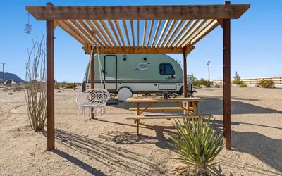 Joshua Tree Village Campground - Glamping Retreat