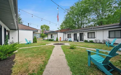 Chic City Retreat 93A Sleeps 2