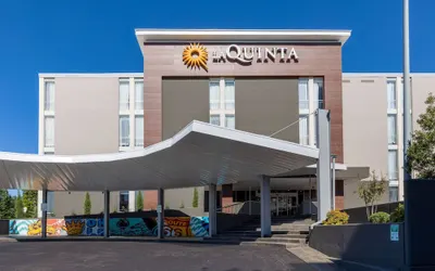 La Quinta Inn & Suites by Wyndham Tulsa Downtown/Route 66