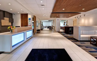 Holiday Inn Express & Suites Manhattan, an IHG Hotel