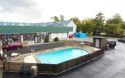 Tennessee Mountain Lodge Riverside by OYO