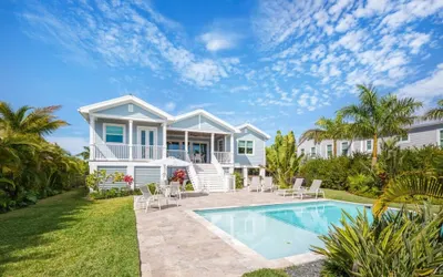 Waterlane House by Brightwild Pool Boat Dock