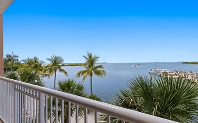 Ocean Front 3BR Presidential Suite