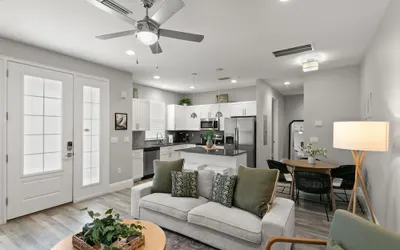 Canopy Cove Stunning 2BR Apt Heart of Downtown