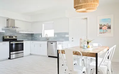 Stunning 2BR Suite, Just Steps to the Beach