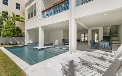 The Akoya Pearl - 2 Beach Homes Steps From CWB