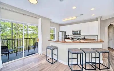 Upstay - Condo Near Disney w Games Pool Sauna