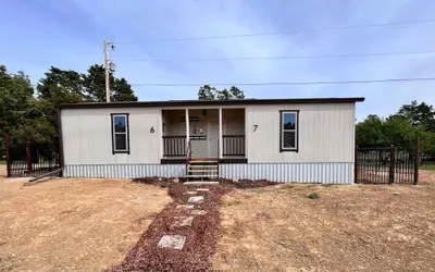 Daze Off - Pet Friendly Suite 1 Bedroom Hotel Room by The Lodges at Fossil Creek