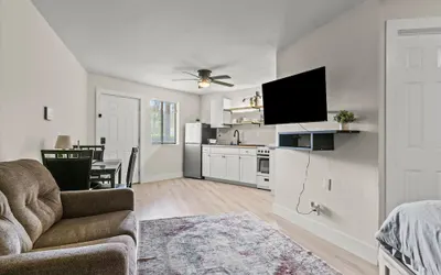 Modern Studio Apartment in Huntsville