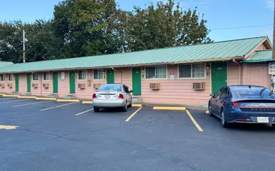 BUDGET INN