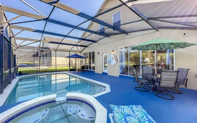 Scuttle Vacation Pool Home W Spa