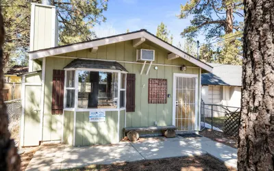 A Beary Cute Cabin