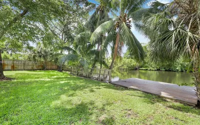 Stylish 4BR 2BA Home w Spacious Backyard in Vibrant Wilton Manors